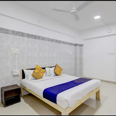 Hotel Nexus Σουράτ Εξωτερικό φωτογραφία