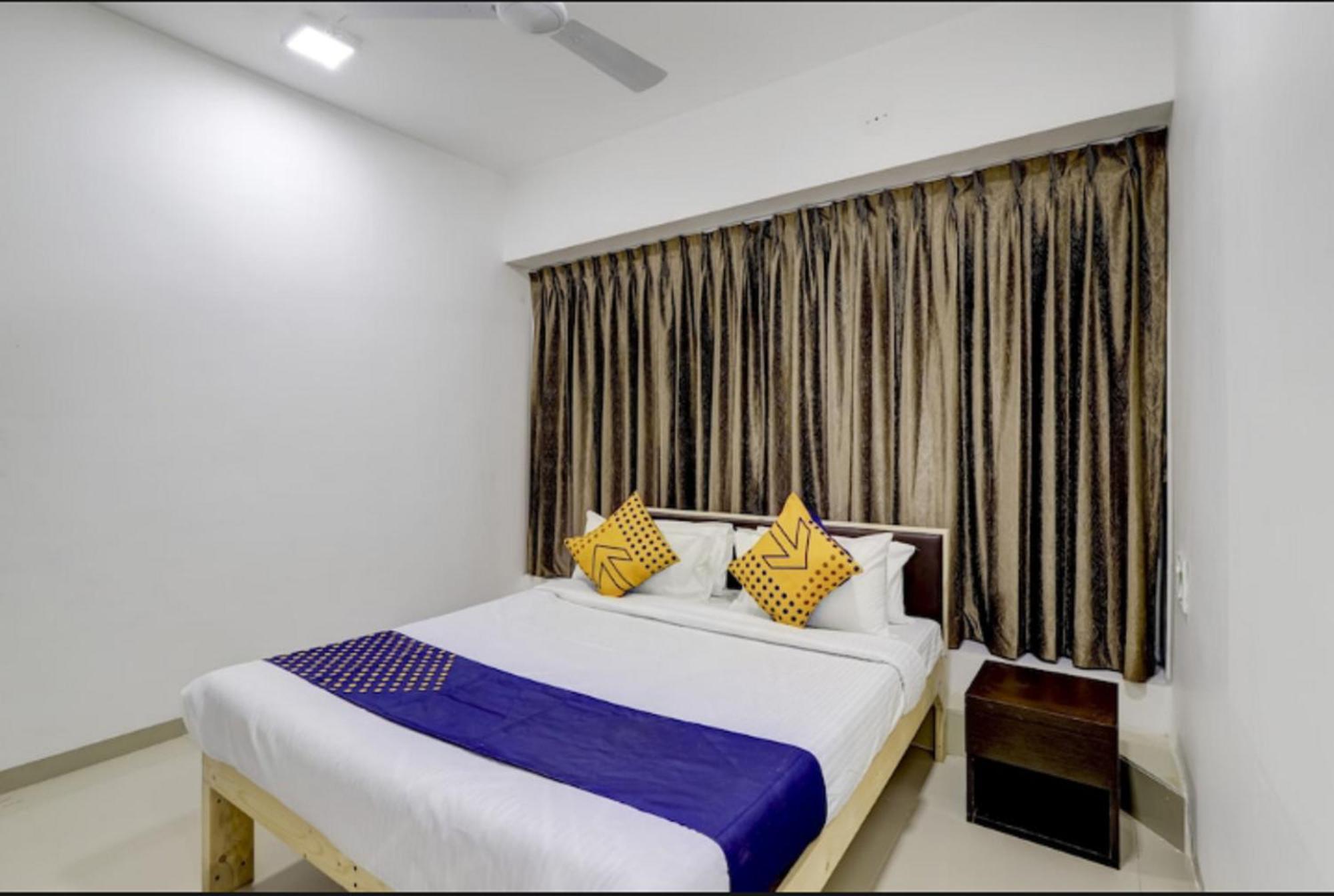Hotel Nexus Σουράτ Εξωτερικό φωτογραφία